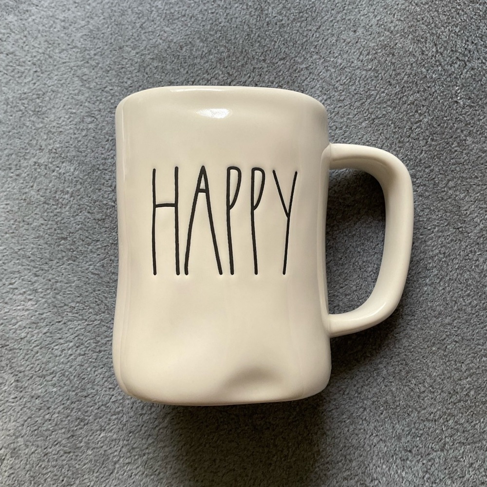 NWT RAE DUNN “Happy” Mug 😃